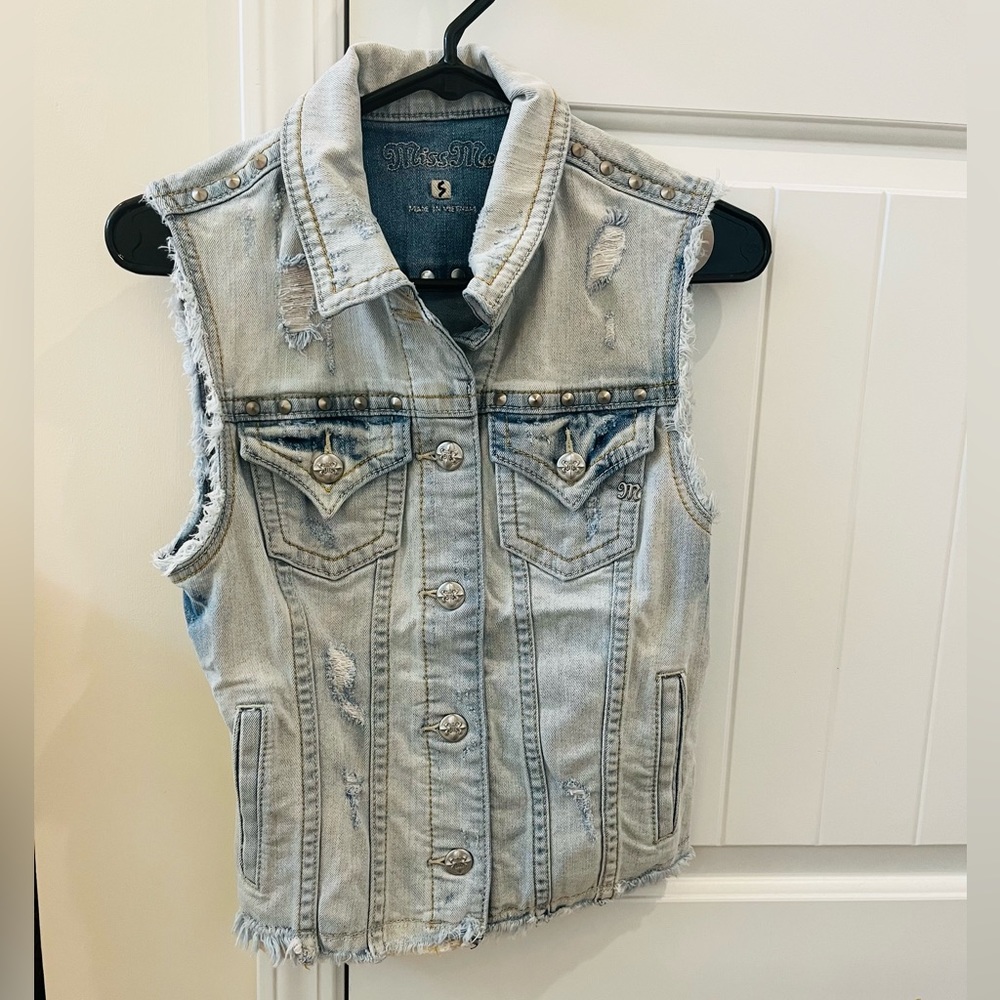 Denim MissMe vest. A little wrinkled, but in perfect condition otherwise.